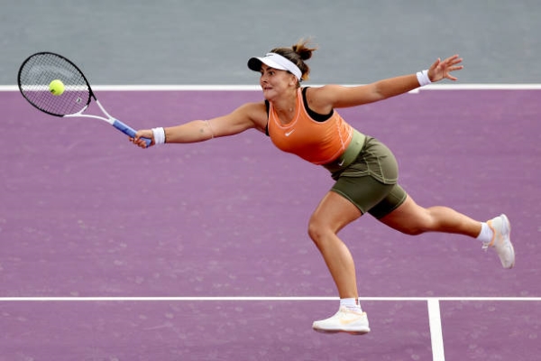 Bianca Andreescu in action at the WTA Guadalajara Open.