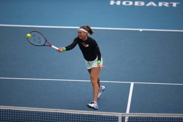Marie Bouzkova in action at the WTA Hobart International.