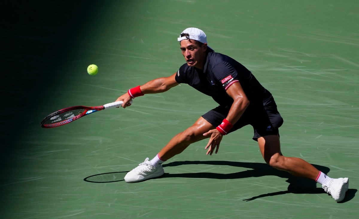 Sebastian Baez in action ahead of the ATP Cordoba Open.