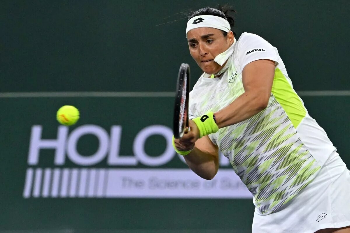 Ons Jabeur in action ahead of the WTA Charleston Open.