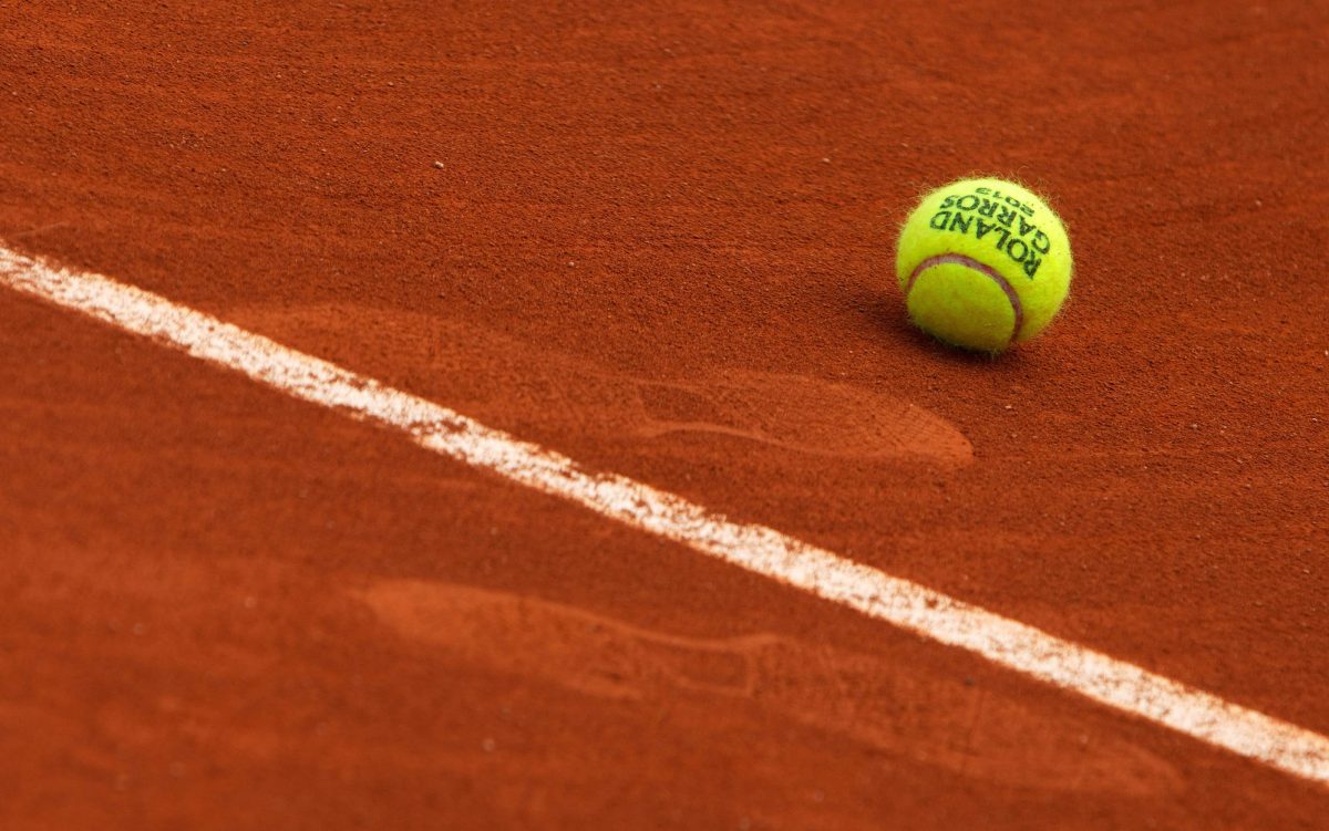 Clay-court tennis