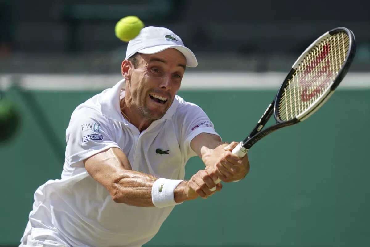 ATP Halle Open semifinalist Roberto Bautista Agut in action.