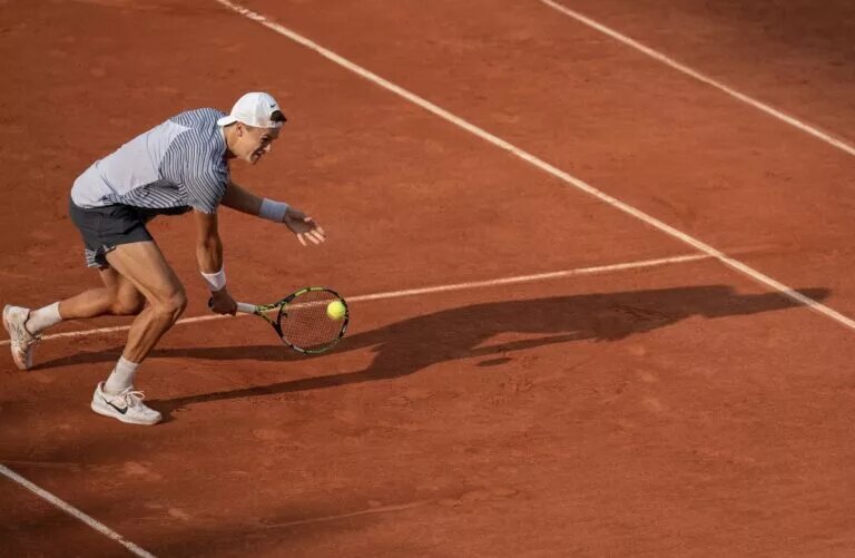 Holger Rune in action ahead of ATP Munich.