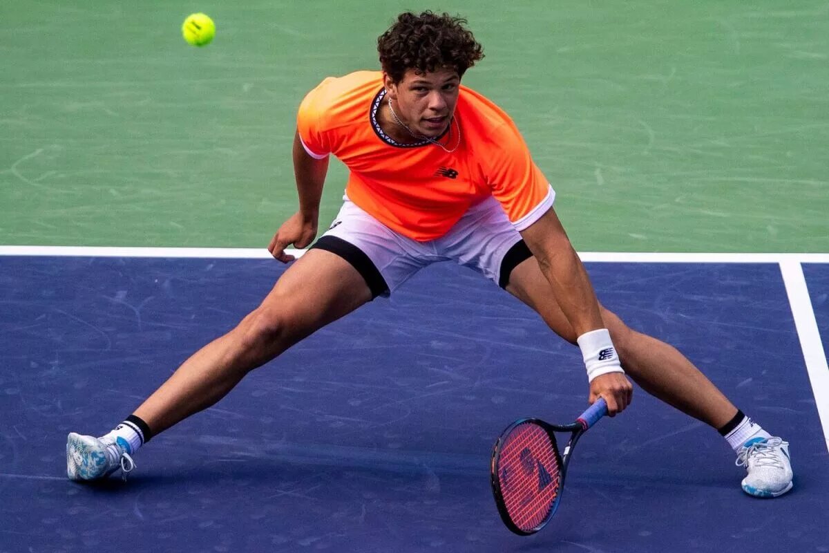 Ben Shelton in action ahead of the ATP Tokyo Open.