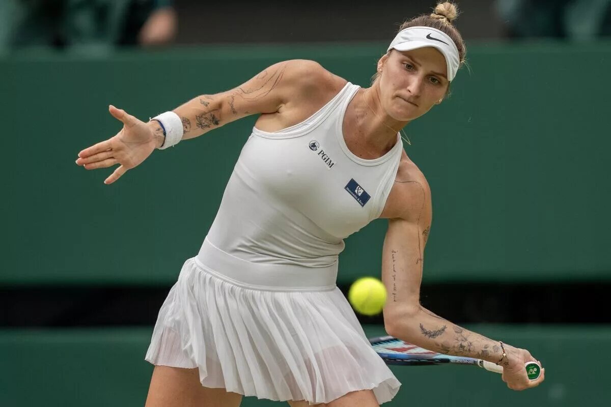Marketa Vondrousova in action at Wimbledon.