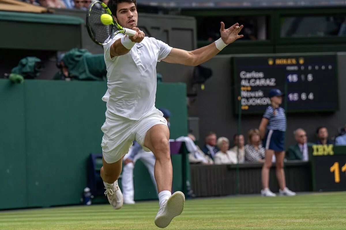 Queen's Club champion Carlos Alcaraz in action.