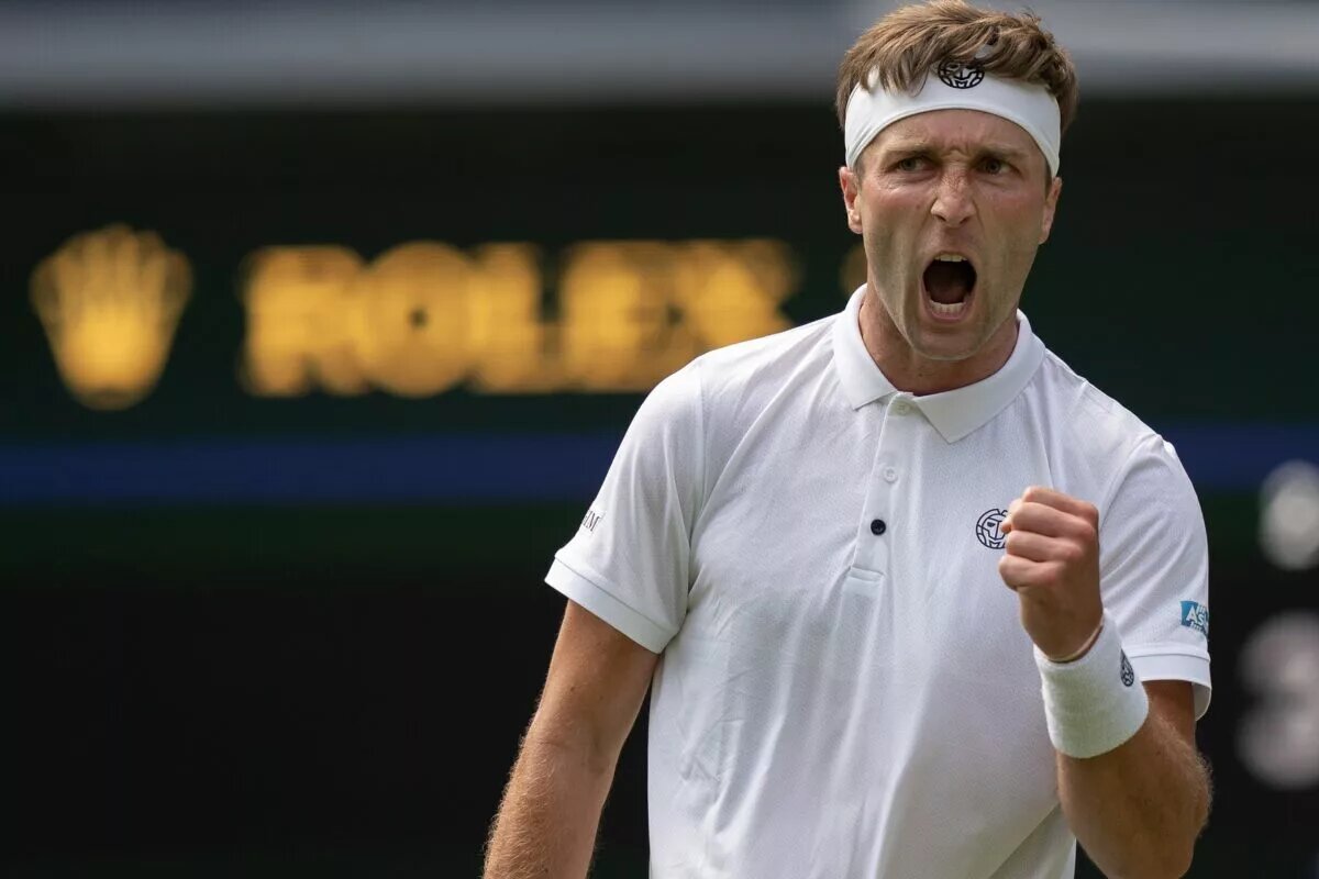 Liam Broady broke the top 100 after reaching a Challenger Tour final.