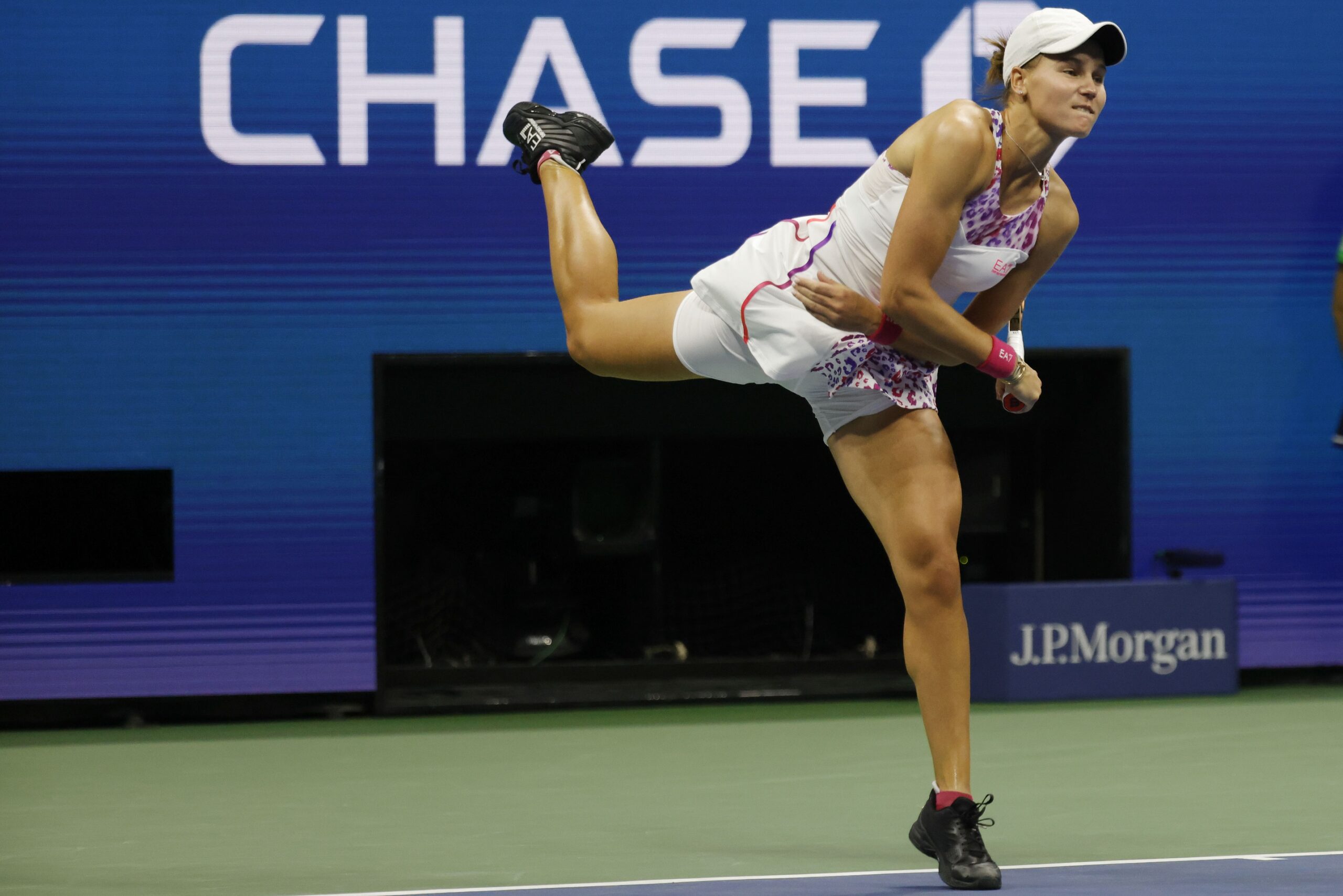 Veronika Kudermetova, ninth seed at the WTA Zhengzhou Open, in action.