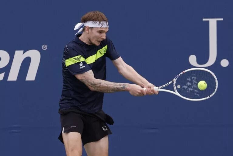 Alexander Bublik in action ahead of the Australian Open.