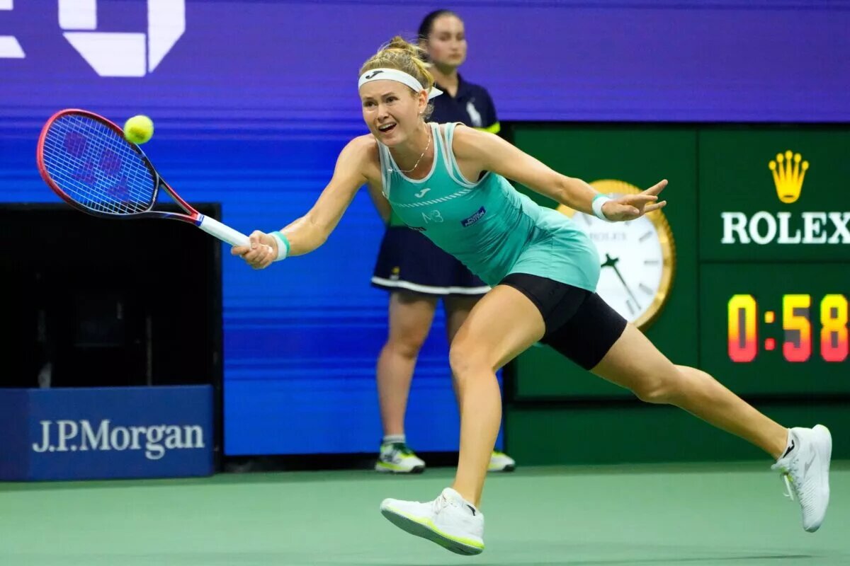 Marie Bouzkova in action ahead of the WTA Prague Open.