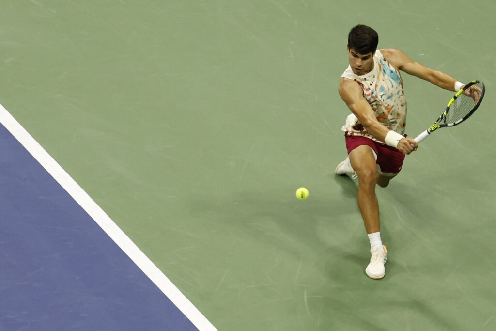 Carlos Alcaraz într-un meci înainte de ATP Masters Shanghai.