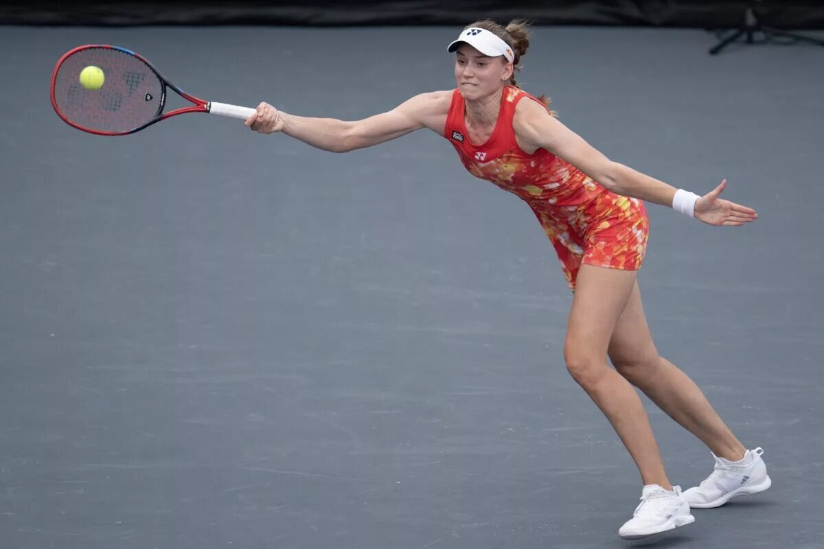 Elena Rybakina in action ahead of WTA Cincinnati.