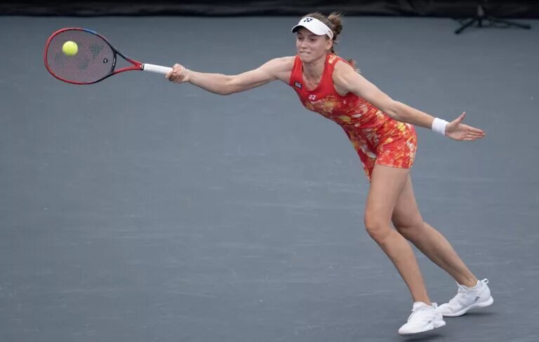 Elena Rybakina in action ahead of WTA Cincinnati.