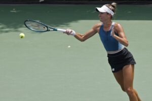 McCartney Kessler hits a forehand at the Citi DC Open