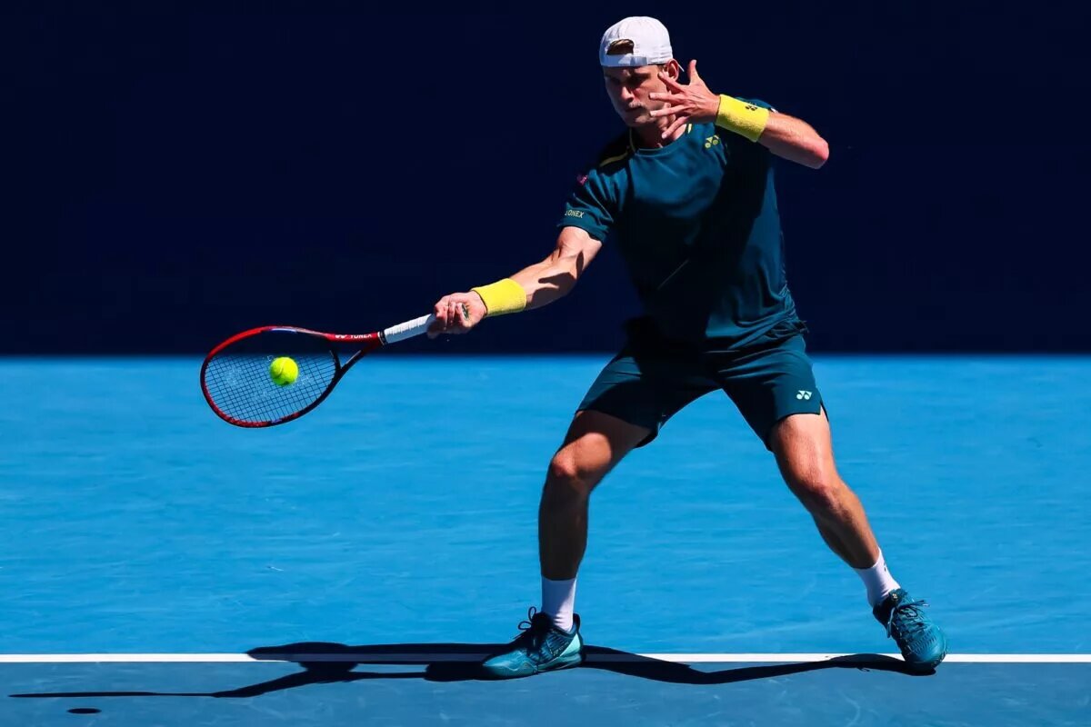 Zizou Bergs in action ahead of ATP Dubai.