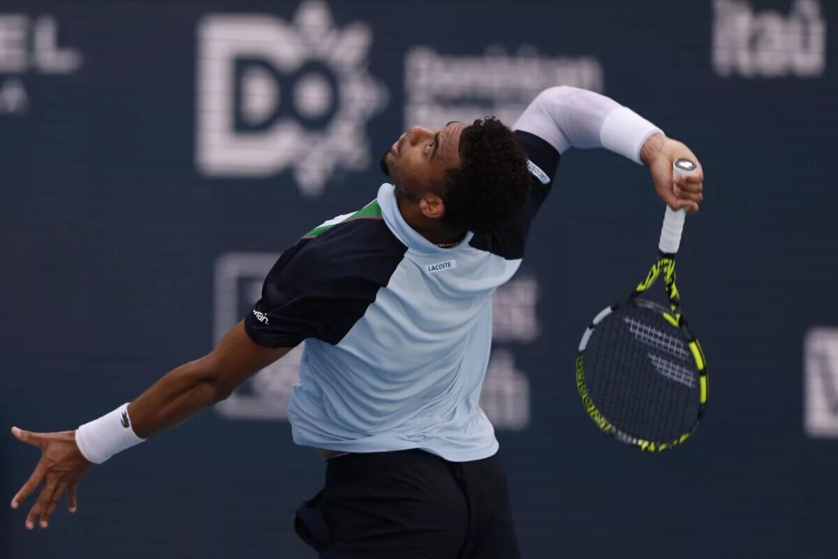 Arthur Fils in action ahead of ATP Barcelona/