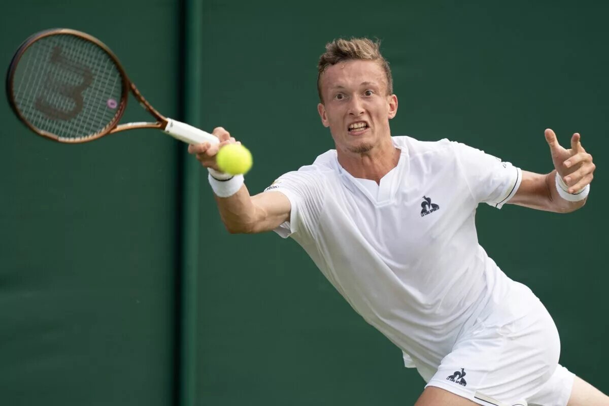 Jiri Lehecka in action at Wimbledon.