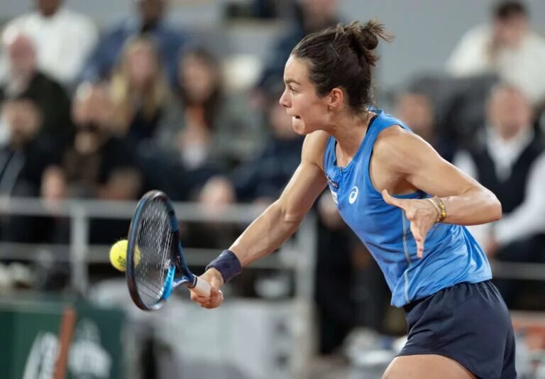 Lois Boisson in action ahead of WTA Hamburg.