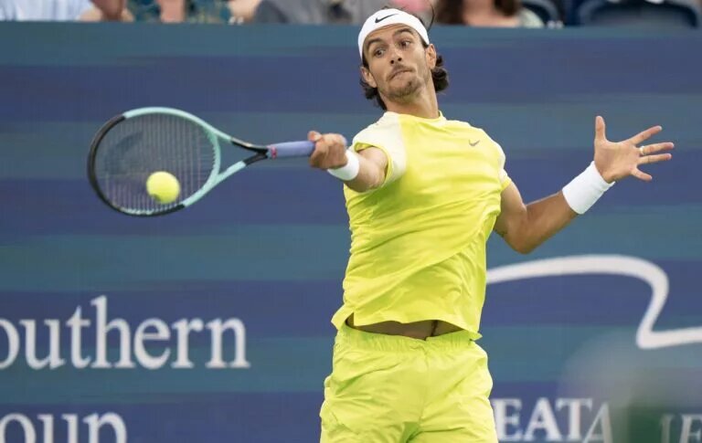 Lorenzo Musetti in action ahead of ATP Chengdu.