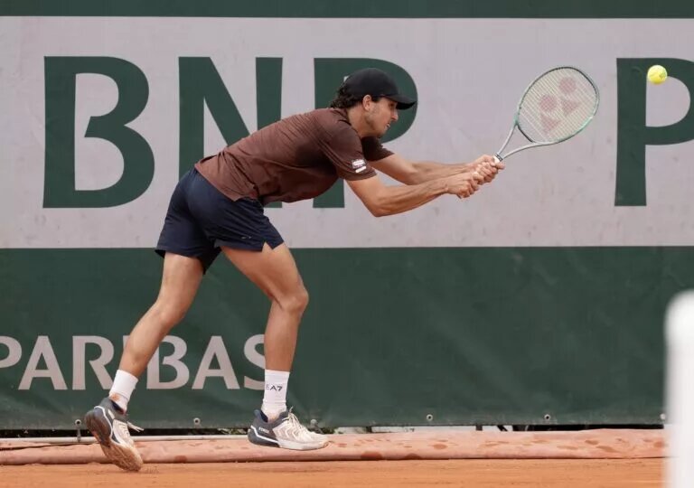 Luciano Darderi in action ahead of ATP Santiago, at the French Open.
