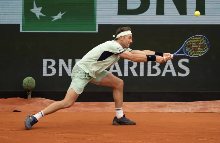 Casper Ruud in French Open action.