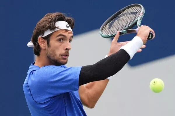 Lorenzo Musetti Faces Wimbledon Fitness Race Following Queen’s Withdrawal