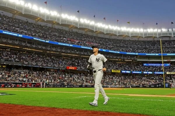 Yankees All-Star Suffers Apparent Hamstring Injury in Yankees Win