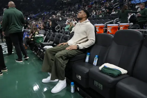 Timberwolves’ Giannis Antetokounmpo Trade Push Comes Down To One Question