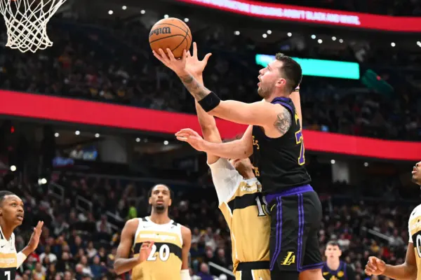 Lakers Urged To 'Take a Flier On' Wizards' Defensive Ace